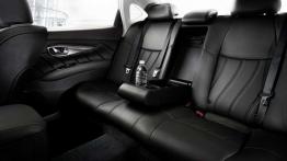 Infiniti Q70 w odświeżonej i przedłużonej wersji