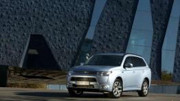 Debiut Mitsubishi Space Star i Outlander PHEV
