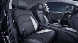 Toyota Avensis po solidnym liftingu w Genewie