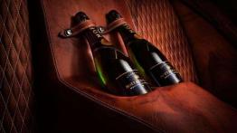 Aston Martin Vanquish vel Thunderbolt od Fiskera