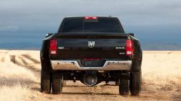 FCA odpowiada na ataki hakerów - 1,4 mln aut do ASO - Jeep Cherokee