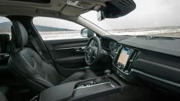 Volvo V90 Cross Country - w hołdzie starszemu rodzeństwu 