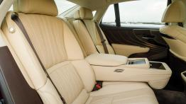 Samuraj w smokingu – nowy Lexus LS 500