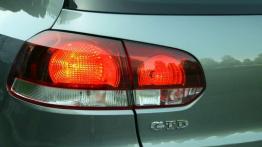 Z klekotem, ale szybko