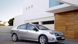 Renault Laguna GT z czterema skrętnymi kołami