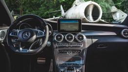 Mercedes C450 AMG Sport - mocny śpioch