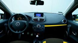 "Męska rzecz" - Renault Clio