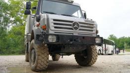 Gdzie diabeł nie może tam ... Unimoga pośle