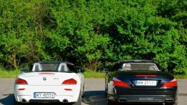 Roadstery w dwóch smakach - BMW Z4 35isDrive vs Mercedes SL350 BlueEFFICIENCY