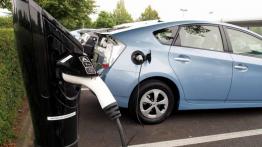 Zmusza do przemyśleń - Toyota Prius Plug-in Hybrid