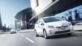 Przegląd rynku hybryd i samochodów elektrycznych