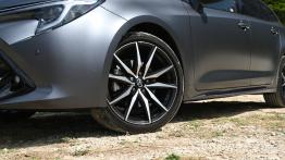 Test: Toyota Corolla TS Kombi GR SPORT 2.0 Hybrid oferuje coś, co spotykamy w autach coraz rzadziej... Normalność