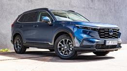 Toyota RAV4 Hybrid vs Honda CR-V e:HEV – japońscy giganci hybryd: multimedia i zawieszenie