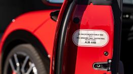 Historia napisana na nowo. MINI wskrzesza rajdowe barwy z 1965 roku w Victory Edition