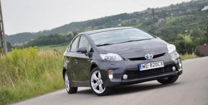 Toyota Prius III Hatchback Facelifting 1.8 HSD 136KM 100kW 2011-2016