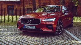 Volvo S60 2.0 T5 250 KM - galeria redakcyjna - widok z przodu