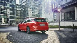 Ford Focus ST kombi (2019) - widok z ty?u