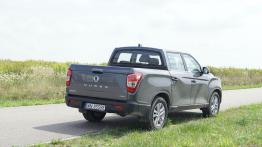 SsangYong Musso Quartz 2.2 D 181 KM - galeria redakcyjna - widok z tyłu