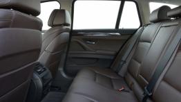 BMW serii 5 F11 520d Touring (2015) - tylna kanapa