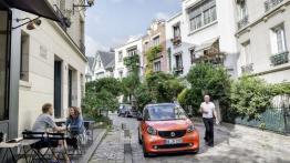 Smart fortwo III (2015) w Paryżu - widok z przodu