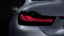 BMW M4 Concept Iconic Lights (2015) - lewy tylny reflektor - włączony