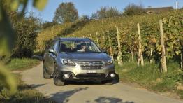 Subaru Outback 2015 2.5i - wersja europejska - widok z przodu