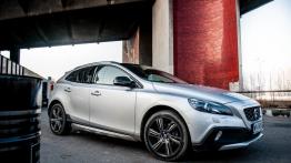 Volvo V40 II Cross Country 2.0 D4 - galeria redakcyjna - prawy bok