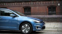 Volkswagen e-Golf 115KM - galeria redakcyjna - prawe przednie nadkole