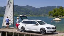 Skoda Superb III Combi (2015) - widok z przodu