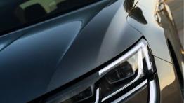 Renault Talisman (2016) - lewy przedni reflektor - włączony