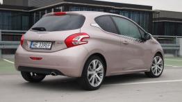 Peugeot 208 Hatchback 3d 1.6 VTI 120KM - galeria redakcyjna - widok z tyłu