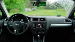 Volkswagen Jetta VI Sedan 1.4 TSI Hybrid 170KM - galeria redakcyjna - pełny panel przedni