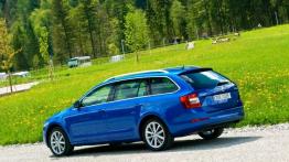 Skoda Octavia III Kombi  KM - galeria redakcyjna - lewy bok