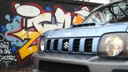 Suzuki Jimny Standard Facelifting 1.3 VVT 4WD 85KM - galeria redakcyjna - grill
