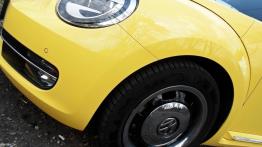 Volkswagen Beetle Hatchback 3d 1.4 TSI 160KM - galeria redakcyjna - lewe przednie nadkole
