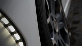 Citroen DS3 Hatchback 3d 1.6 THP 150KM - galeria redakcyjna - światła do jazdy dziennej - włączone