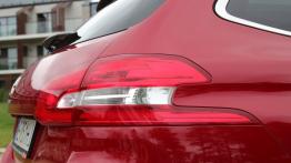 Peugeot 308 II SW 2.0 BlueHDi 150KM - galeria redakcyjna - prawy tylny reflektor - wyłączony