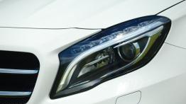 Mercedes GLA 200 CDI 136KM - galeria redakcyjna - lewy przedni reflektor - wyłączony