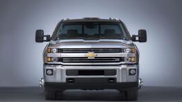 Chevrolet Silverado HD 2015 - przód - reflektory włączone