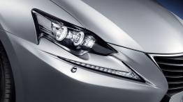 Lexus IS III 250 (2014) - prawy przedni reflektor - włączony