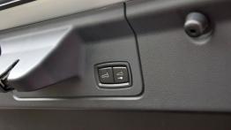 Porsche Panamera Facelifting 3.0 420KM - galeria redakcyjna - przyciski do zamykania bagażnika