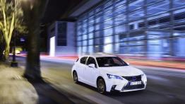 Lexus CT 200h Facelifting (2014) - widok z przodu