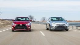 Toyota Camry XLE Facelifting (2015) - widok z przodu