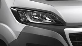 Peugeot Boxer II Facelifting (2014) - prawy przedni reflektor - wyłączony