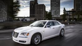 Chrysler 300 Motown Edition - lewy bok