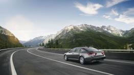 Lexus LS 600h (2013) - widok z tyłu
