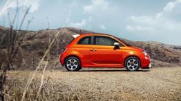 Fiat 500e - prawy bok