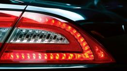 Jaguar XKR Coupe 2009 - prawy tylny reflektor - włączony