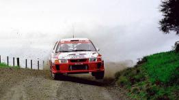 Mitsubishi Lancer EVO - widok z przodu