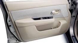 Nissan Tiida Sedan - drzwi kierowcy od wewnątrz